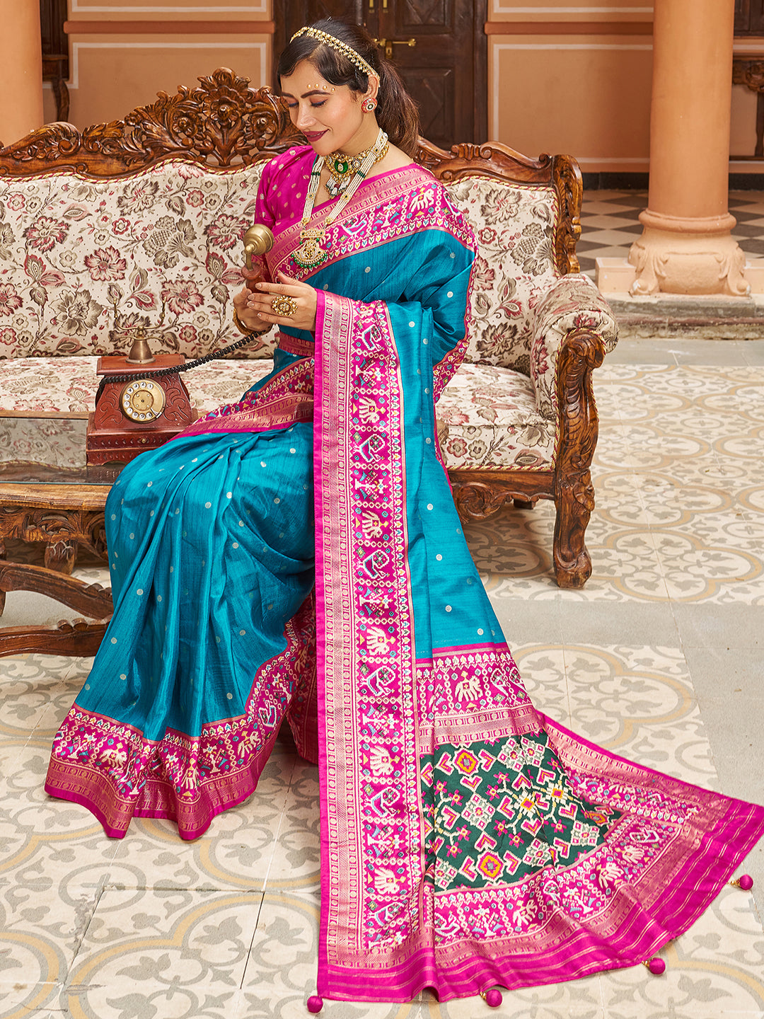 Blissta Rama Colour Traditional Looking Silk Saree