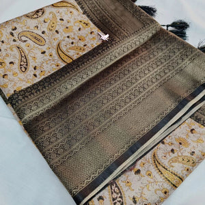 Excellent Black Colour Traditional Looking Silk Saree