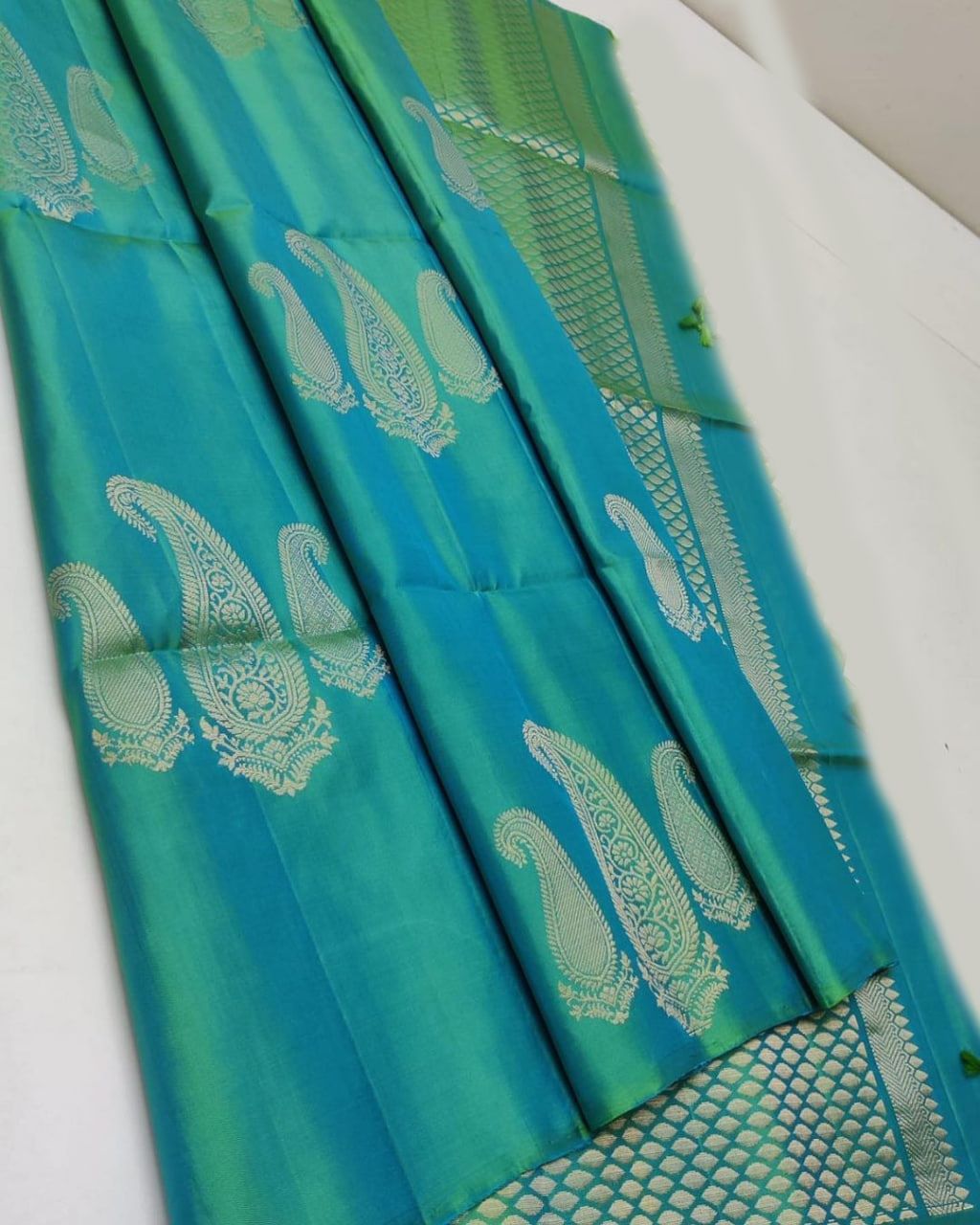 Charming Rama Colour Traditional Looking Silk Saree