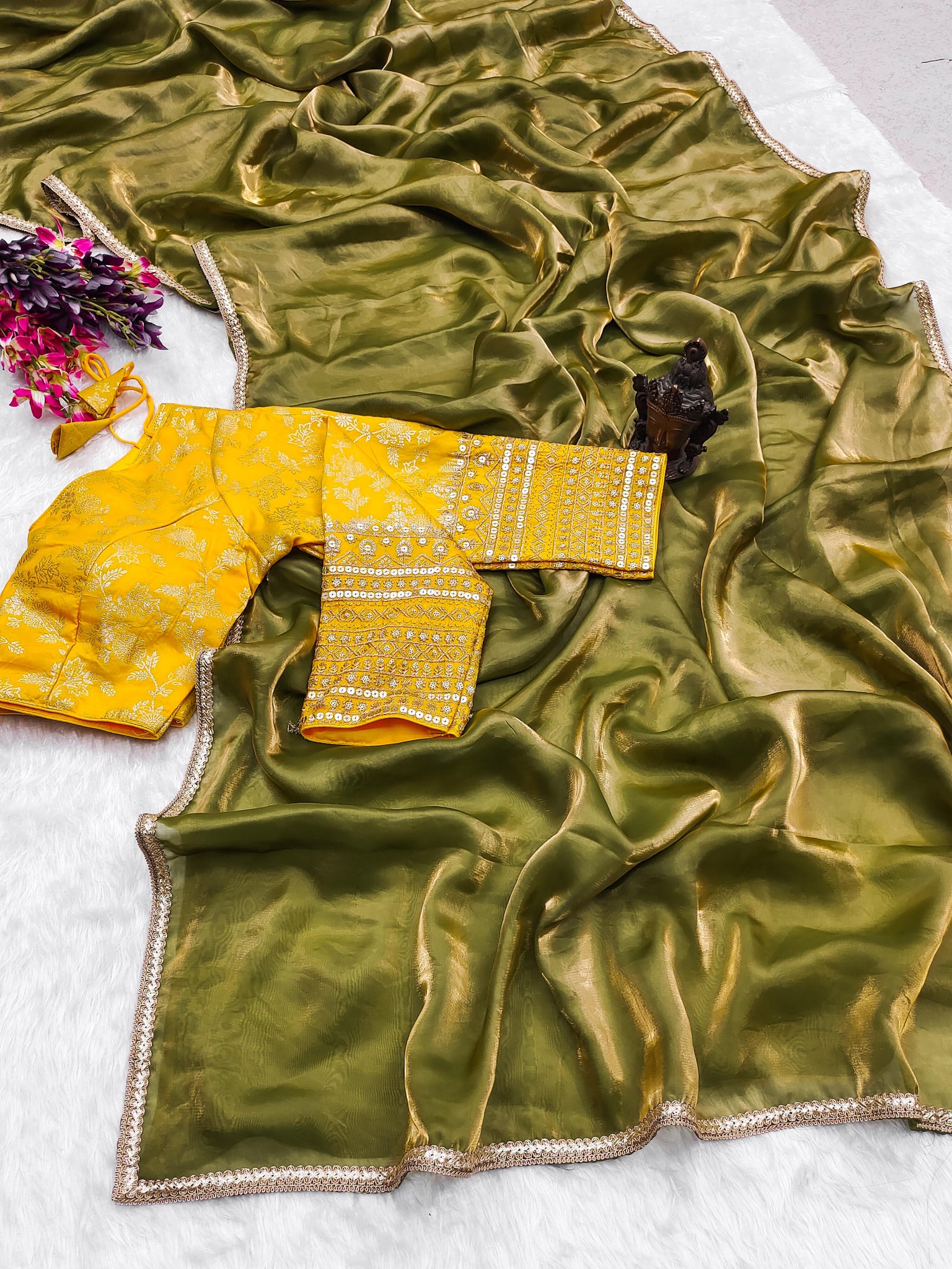 Mehndi Colour Traditional Looking Silk Saree
