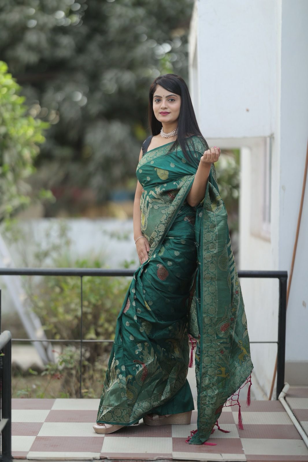 Green Colour Traditional Looking Silk Saree