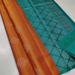 Sophisticated Orange  Colour Traditional Looking Silk Saree