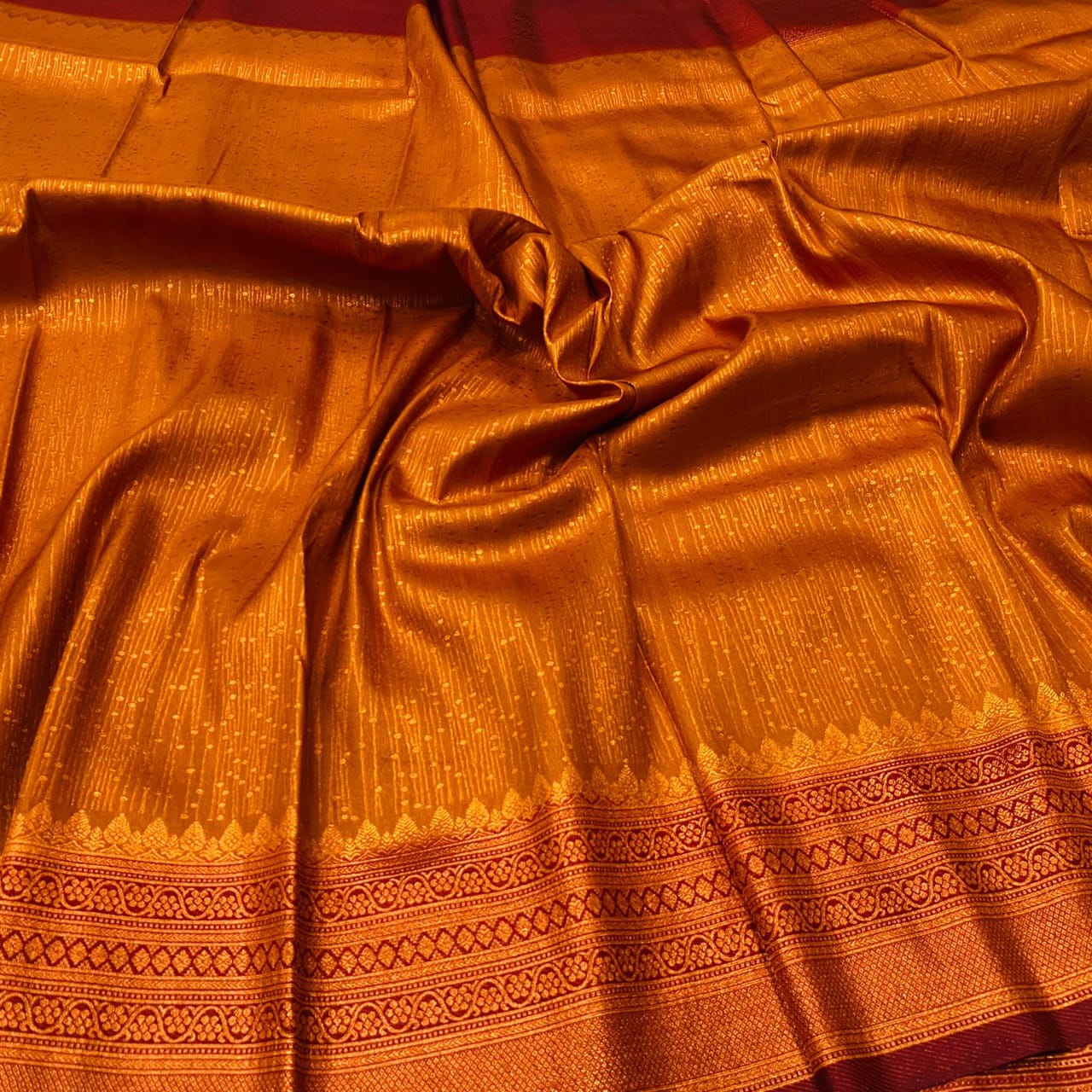 Blooming Orange Colour Traditional Looking Silk Saree